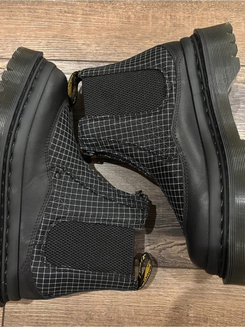 Dr. Martens 2976 BEX RIPSTOP GRID CHELSEA BOOTS Women’s Size 7 / Men’s Size 6